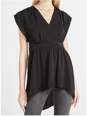 Express Black V-Neck Sleeveless Peplum Tunic. Size Medium